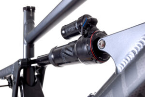 MDE 2020 Born in the Alps Damper black link shox