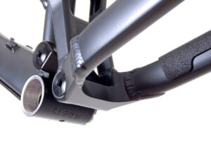 Mde 2020 Born in the Alps Damper black lower link and bb shell