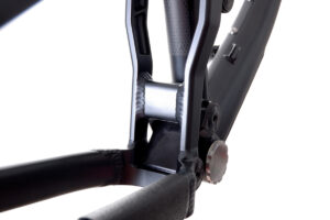 Mde 2020 Born in the Alps Damper black lower link crankset side