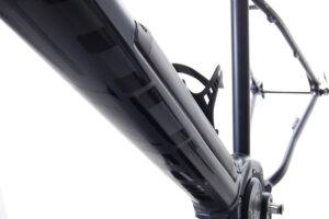 MDE 2020 Born in the Alps Sharp3r black eGravel eRoad logo detail left side